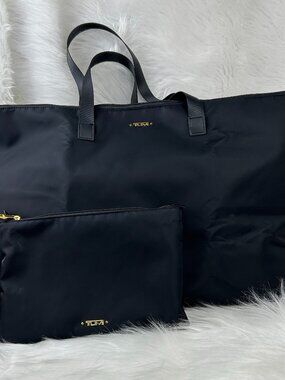 NEW TUMI CORPORATE COLLECTION Just In Case® Tote in black